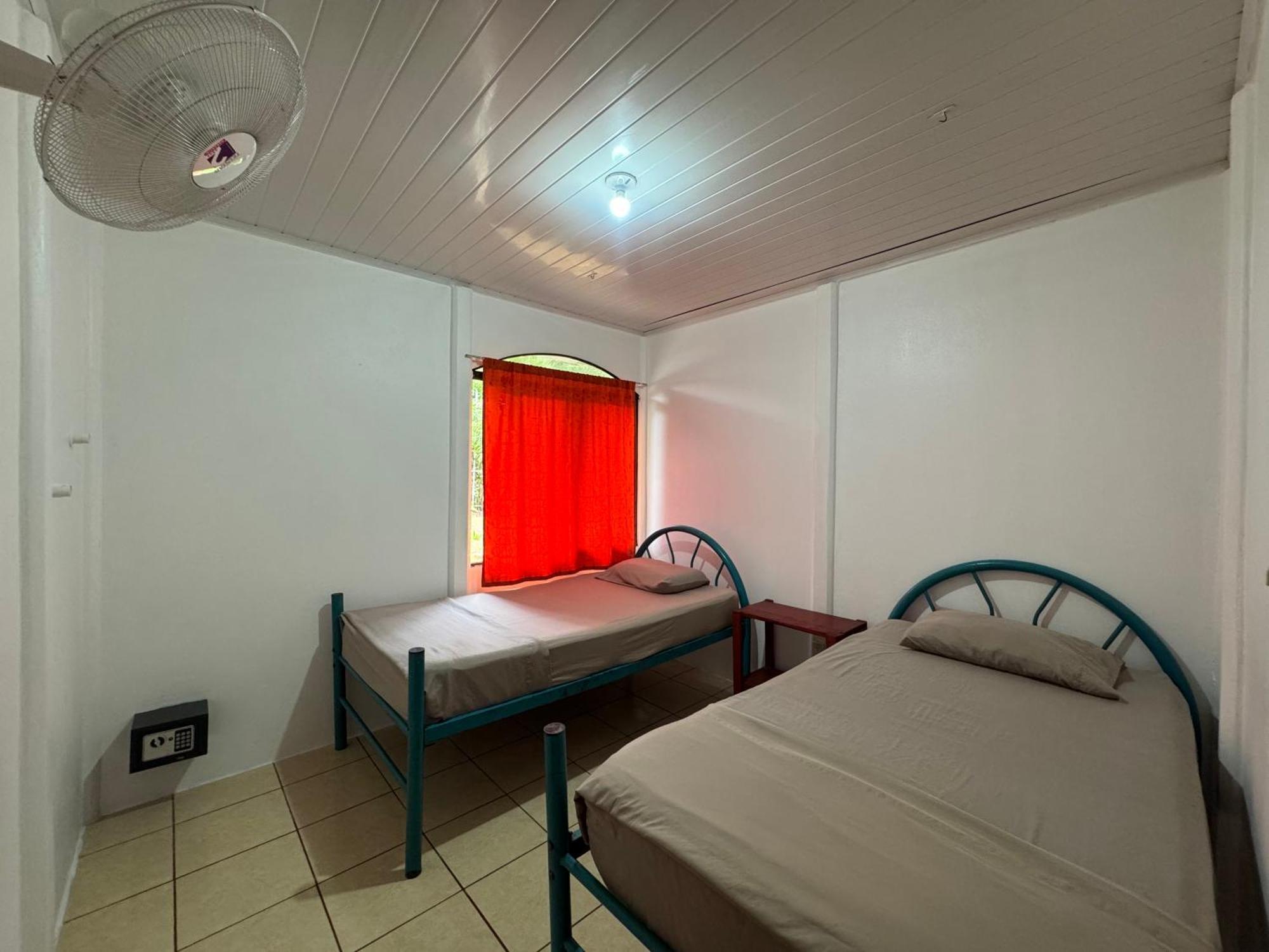 Kalunay Hostel Puerto Viejo de Talamanca Экстерьер фото